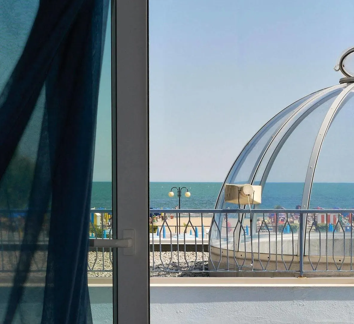 Hotel La Brezza Frontemare Lido di Jesolo 3*,  Italy