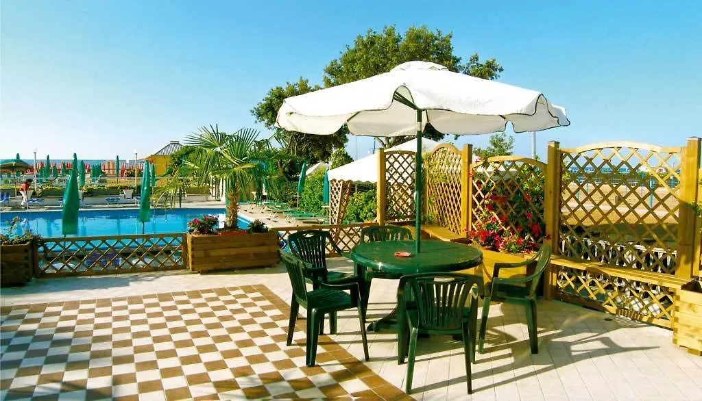 Hotel La Brezza Frontemare Lido di Jesolo 3*,