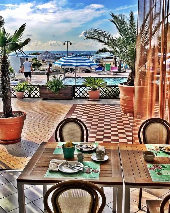 Hotel La Brezza Frontemare Lido di Jesolo