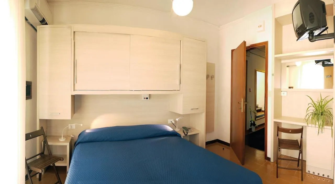 ***  Hotel La Brezza frontemare Lido di Jesolo Italia