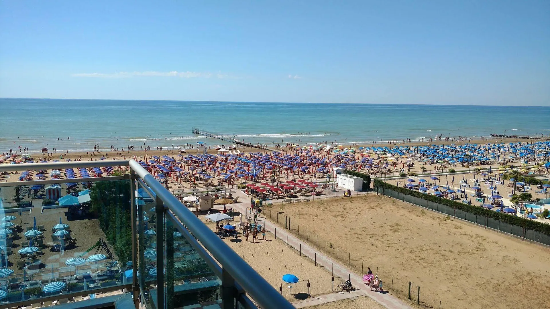 ***  Hotel La Brezza frontemare Lido di Jesolo Italia