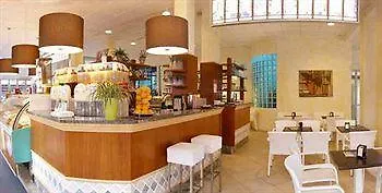 Hotel La Brezza Frontemare Lido di Jesolo 3*,