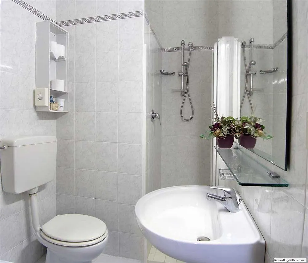 Hotel La Brezza Frontemare Lido di Jesolo 3*,  Italy